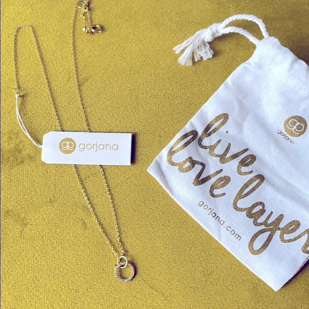 NEW GORJANA
Wilshire Charm Adjustable Necklace